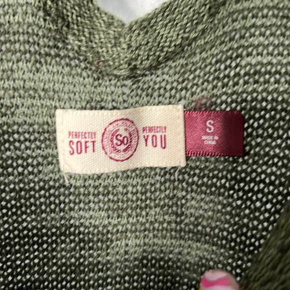 SO Olive Green Heather Knit Sweater - size Small - Picture 12 of 15
